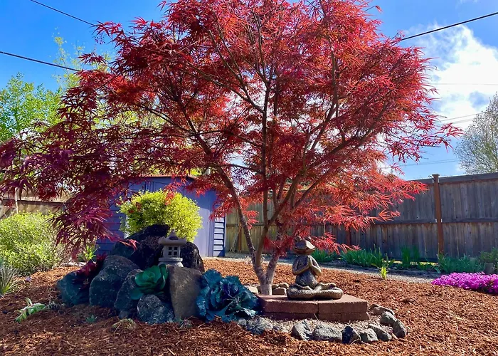 Colorful 50\'S Ranch In The Heart Of Eugene