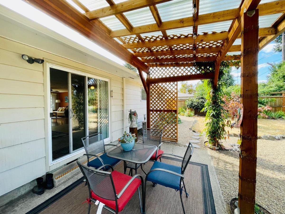 Colorful 50's Ranch In The Heart Of Eugene